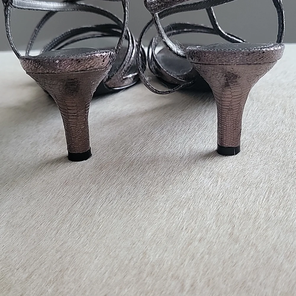 Lulu Townsend Heels Size 6M - Picture 5 of 7